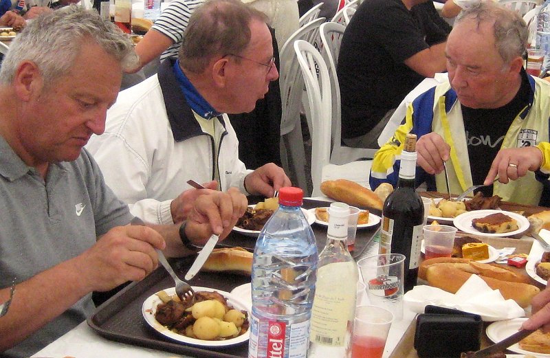 2010-08-20 14 Plouay Repas.JPG